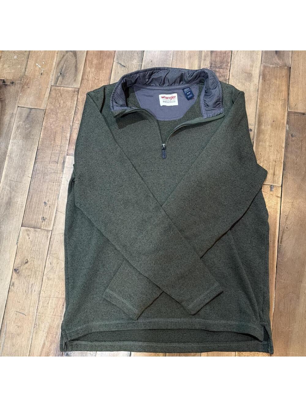 Wrangler Men's Green and Khaki Sweatshirt